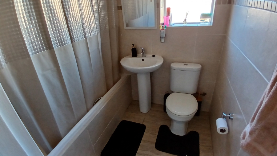 To Let 2 Bedroom Property for Rent in Westering Eastern Cape